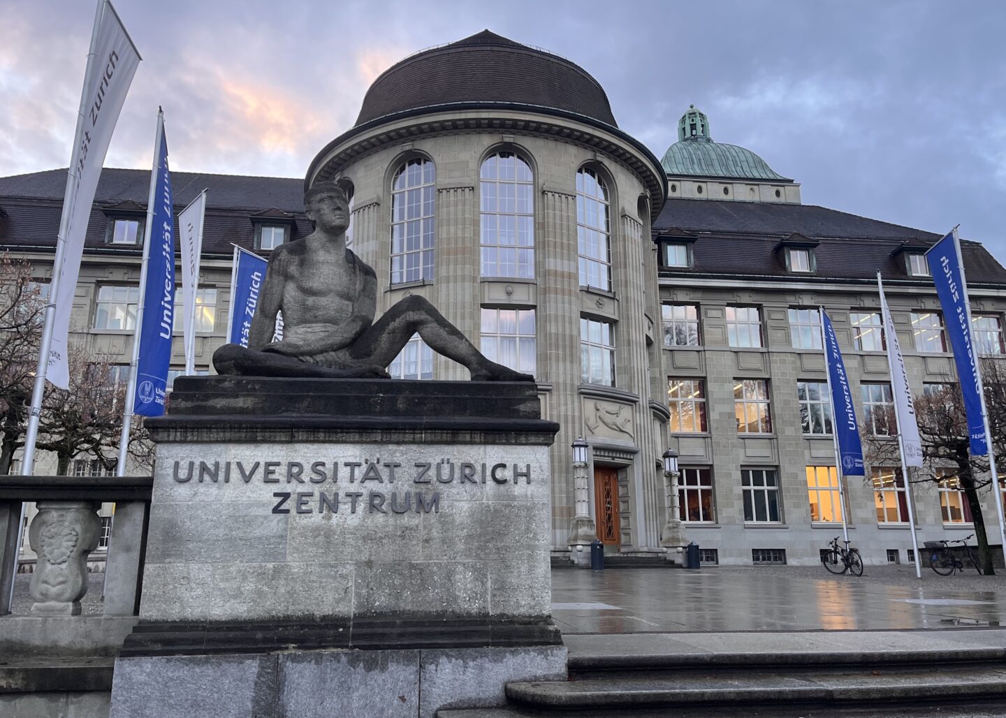 An Der Uni Oder In Der Uni